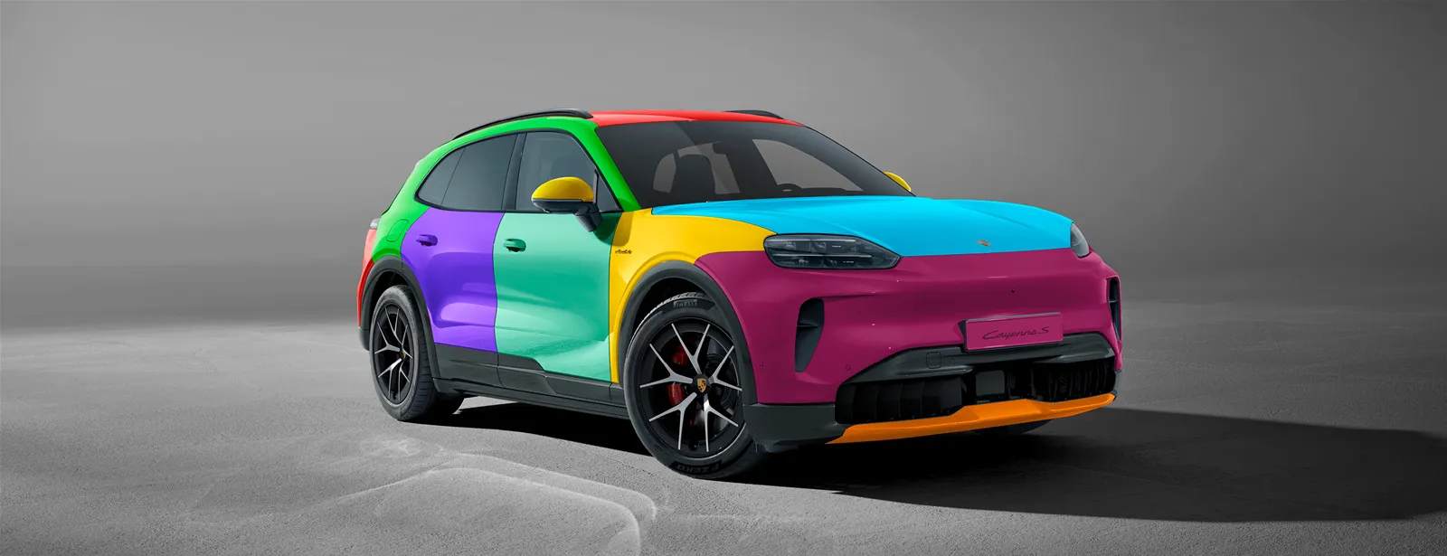 Kleur kiezen is een eitje. -  De Cayenne Electric alleen dit weekend te beleven in Heteren.